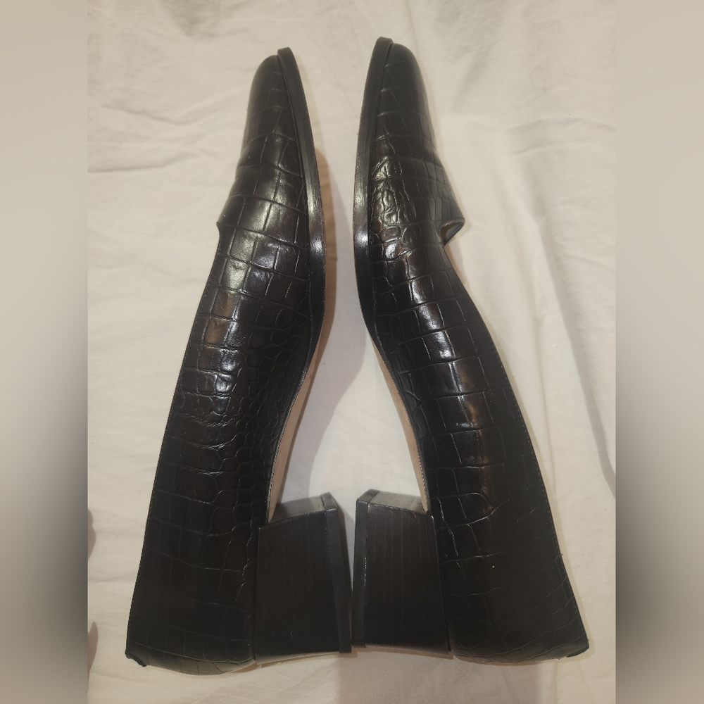 Size 9N Talbots Black Croc-Embossed Block Heel